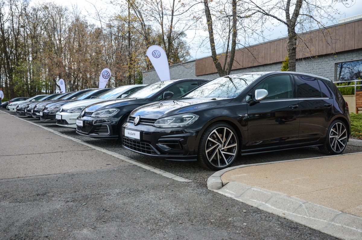 VOLKSWAGEN GOLF