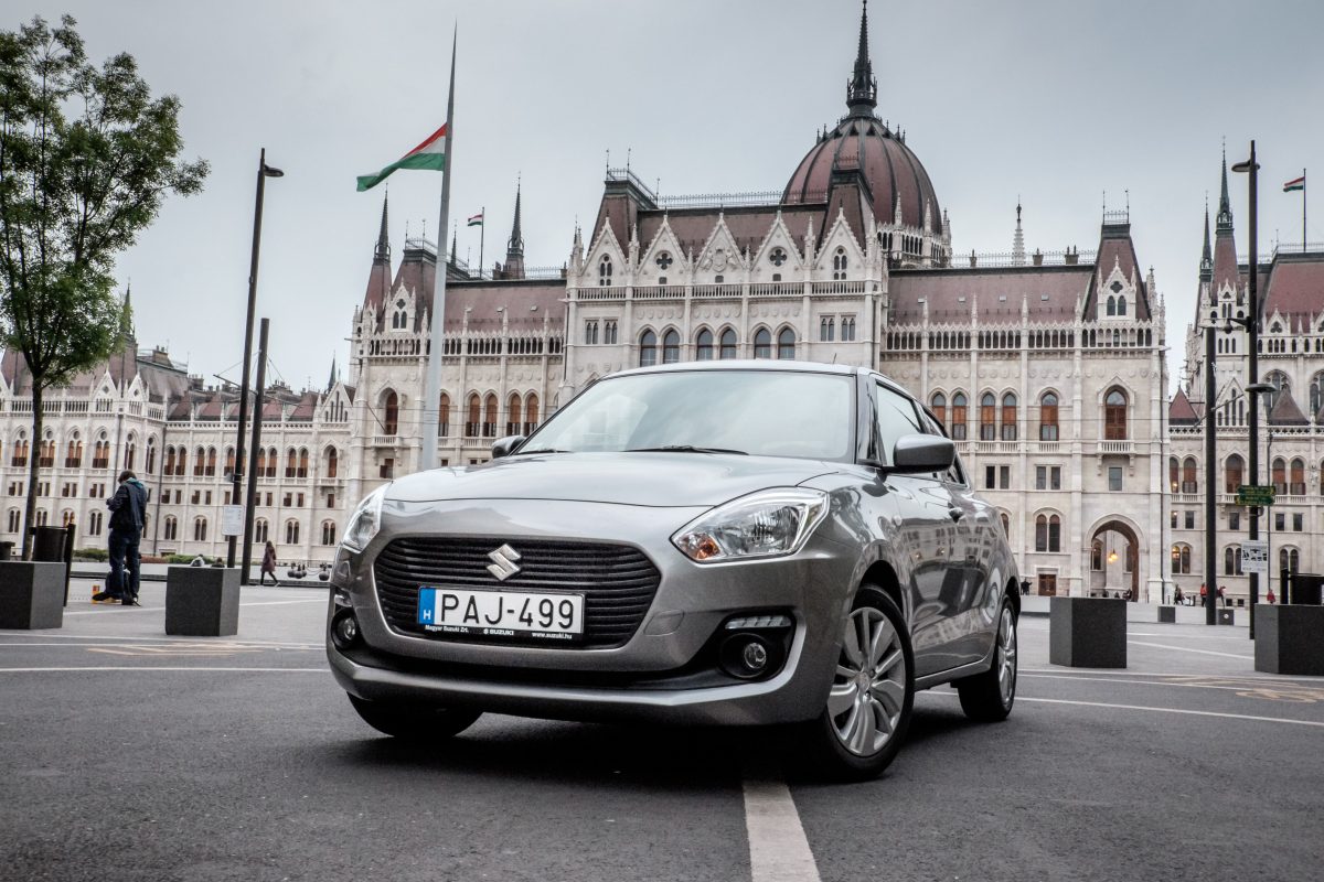 SUZUKI SWIFT