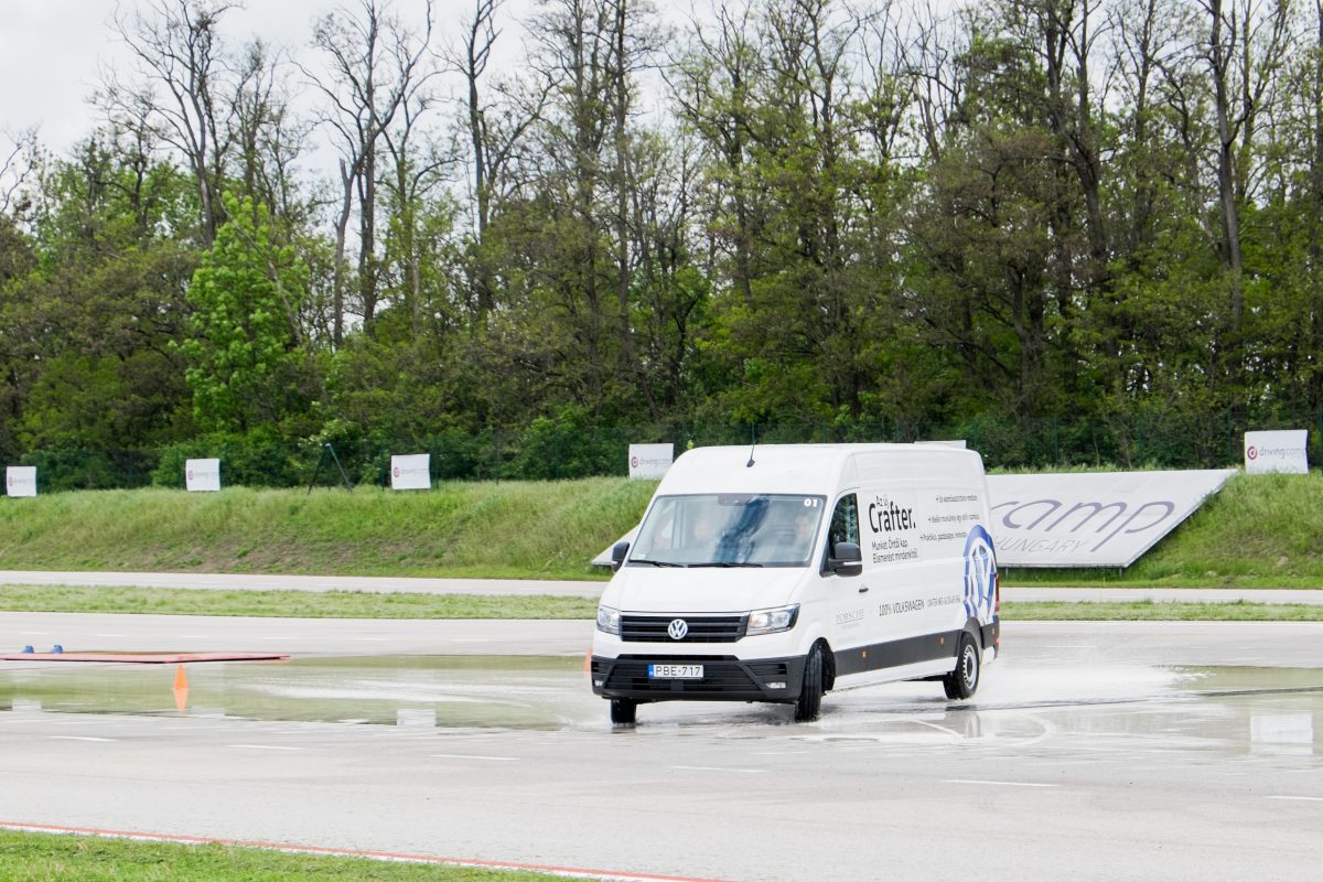 VOLKSWAGEN CRAFTER