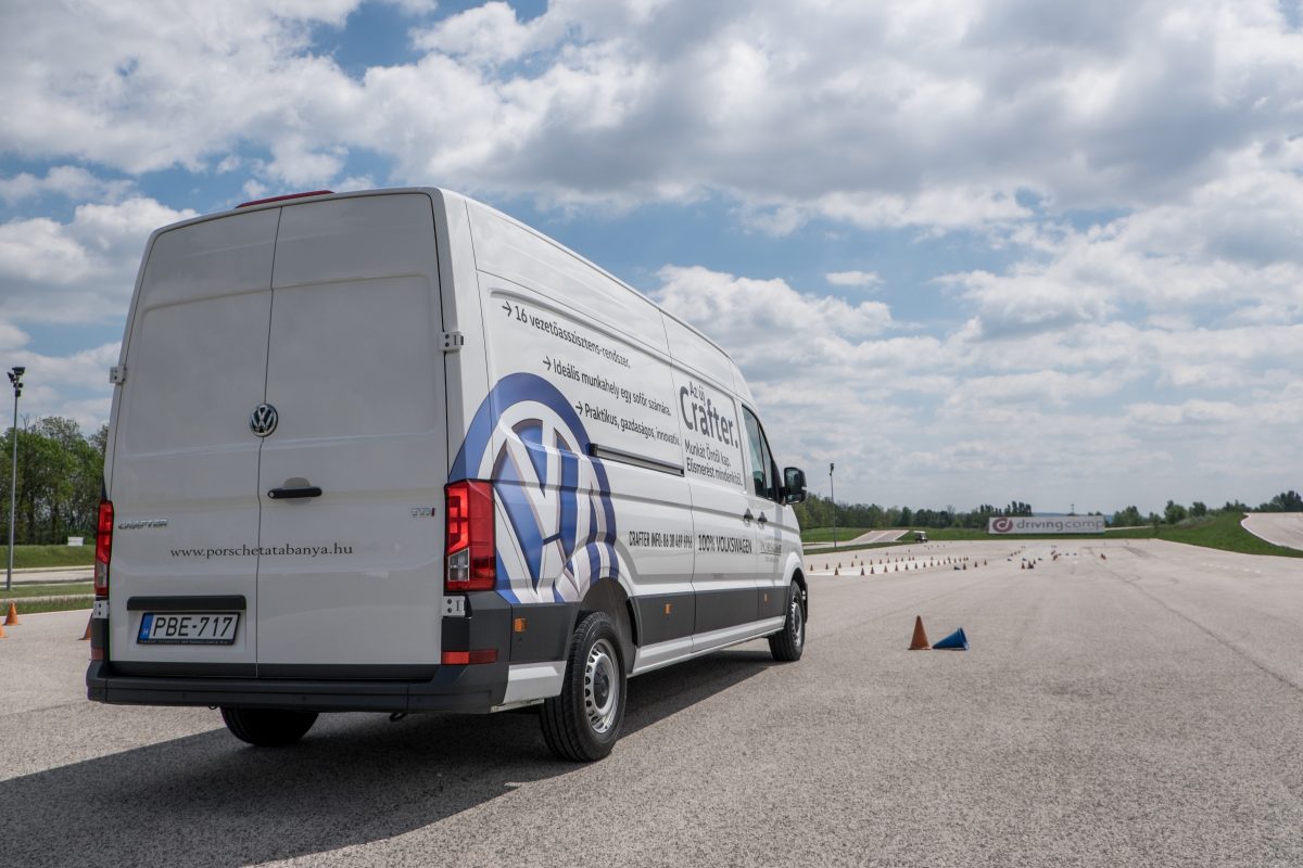 VOLKSWAGEN CRAFTER