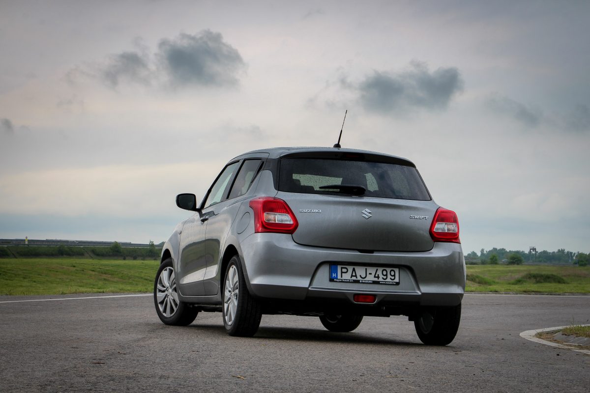 SUZUKI SWIFT