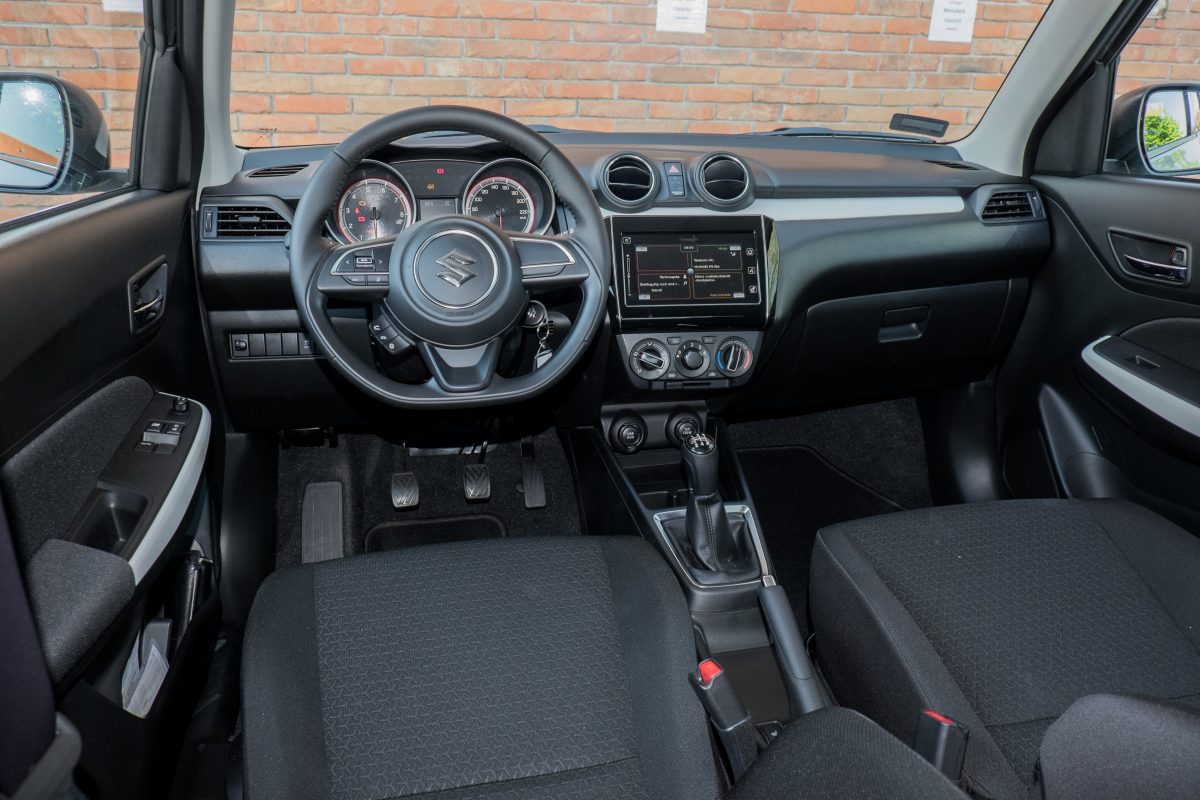 SUZUKI SWIFT