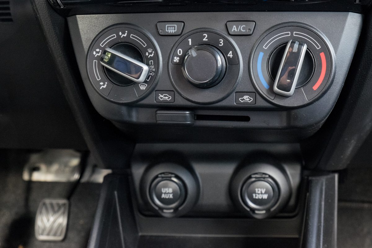 SUZUKI SWIFT