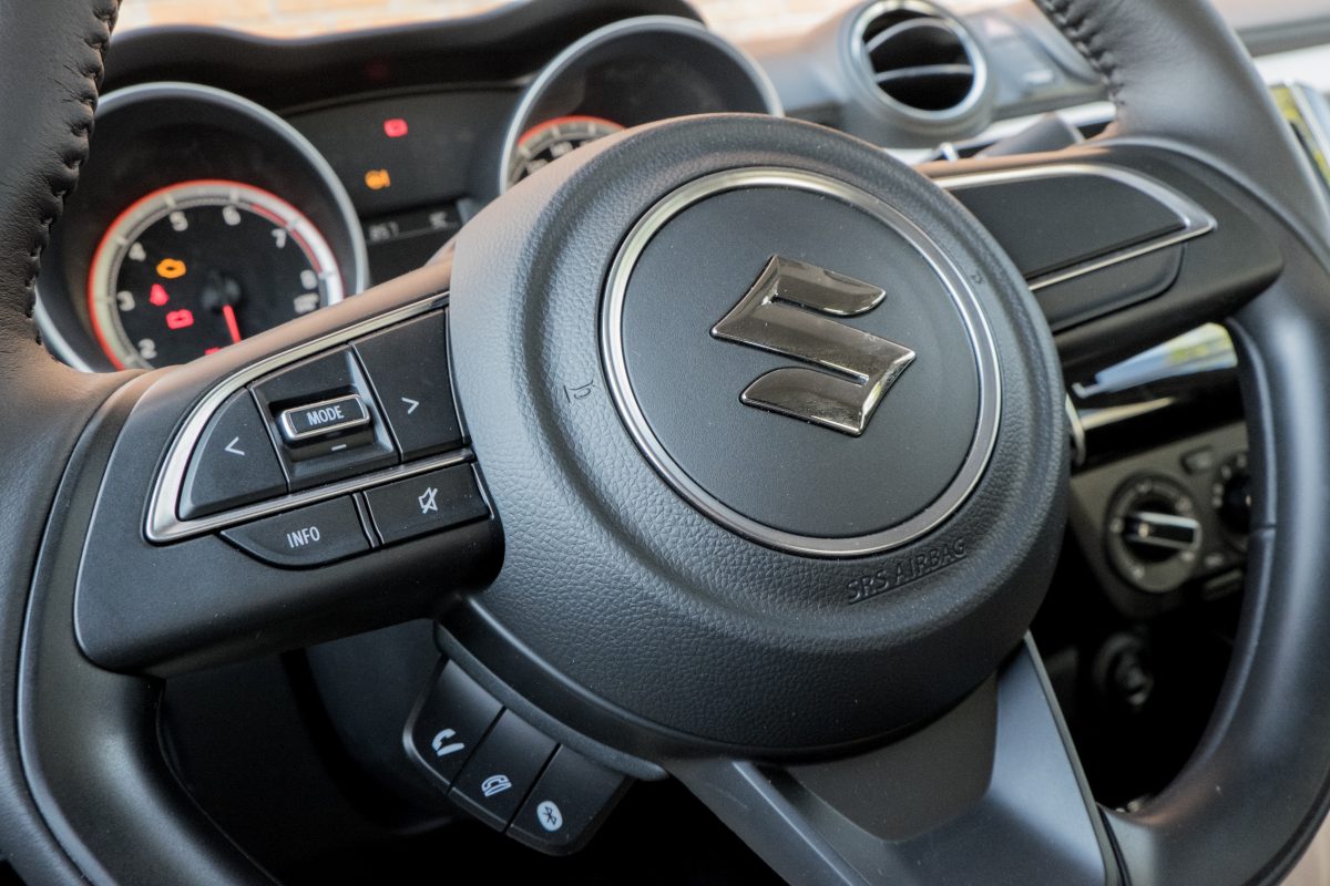 SUZUKI SWIFT
