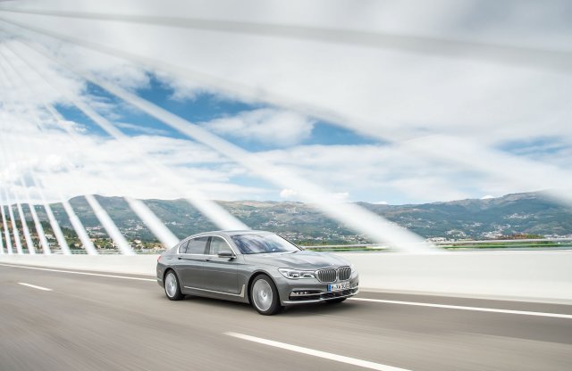 Harmadik is lehet első? A rekordévet záró BMW így látja