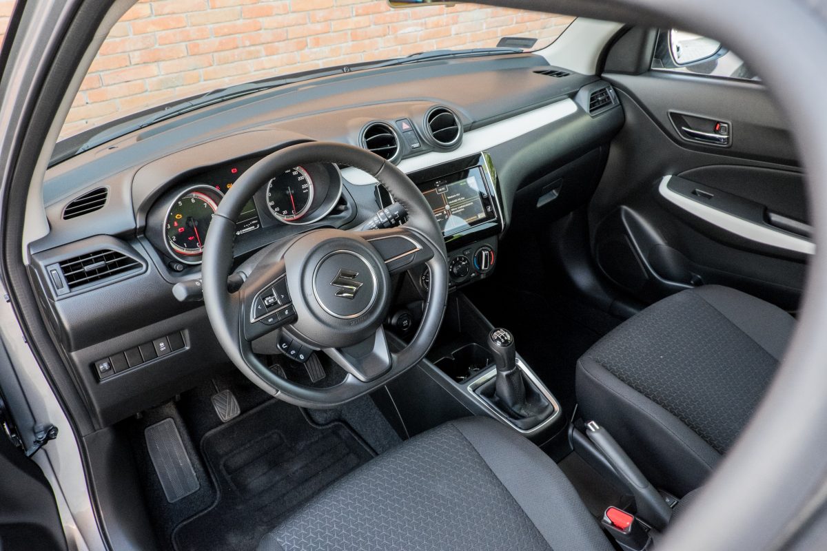 SUZUKI SWIFT