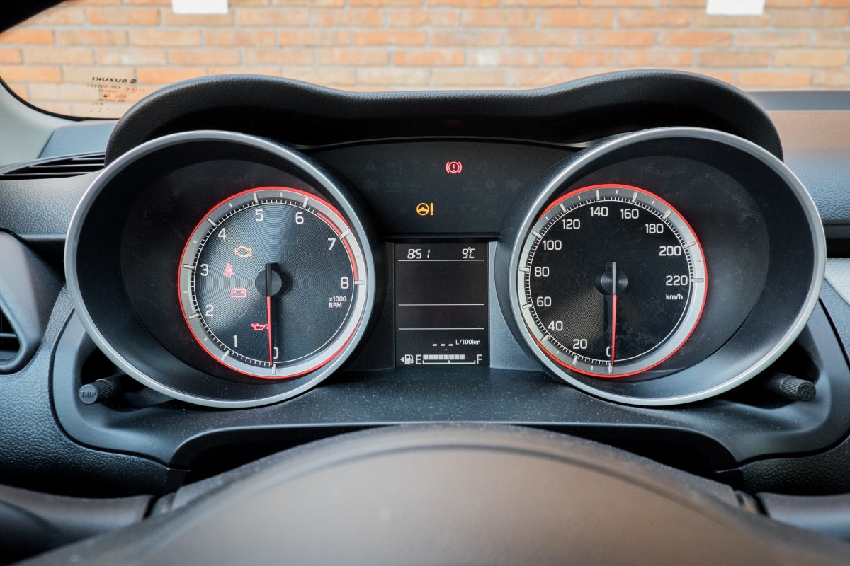 SUZUKI SWIFT