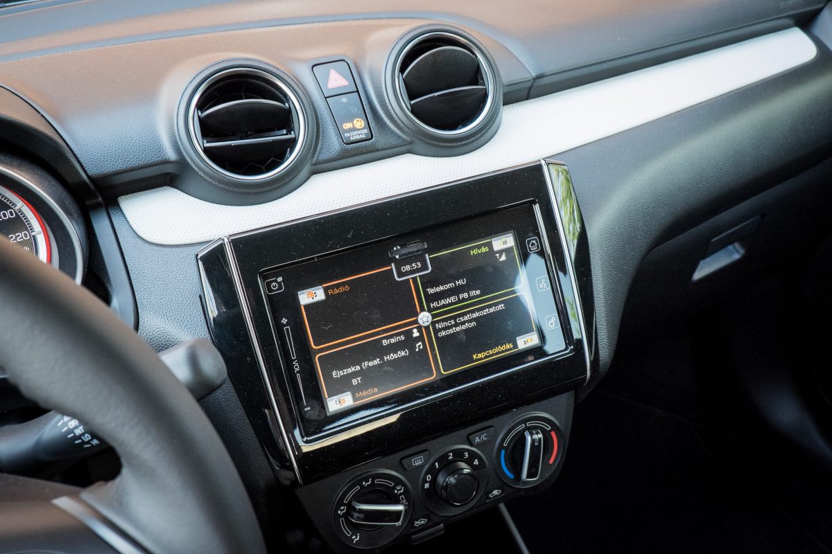 SUZUKI SWIFT
