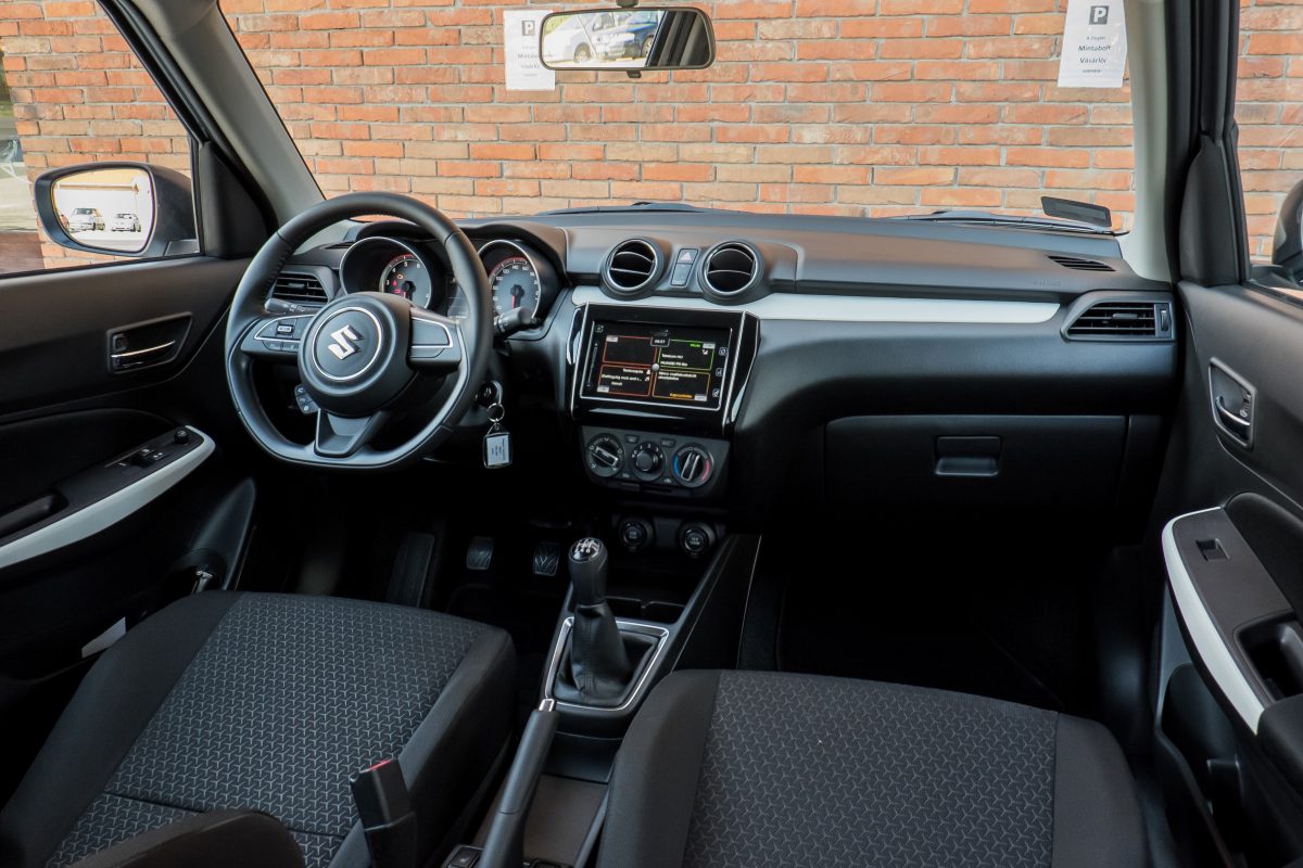 SUZUKI SWIFT