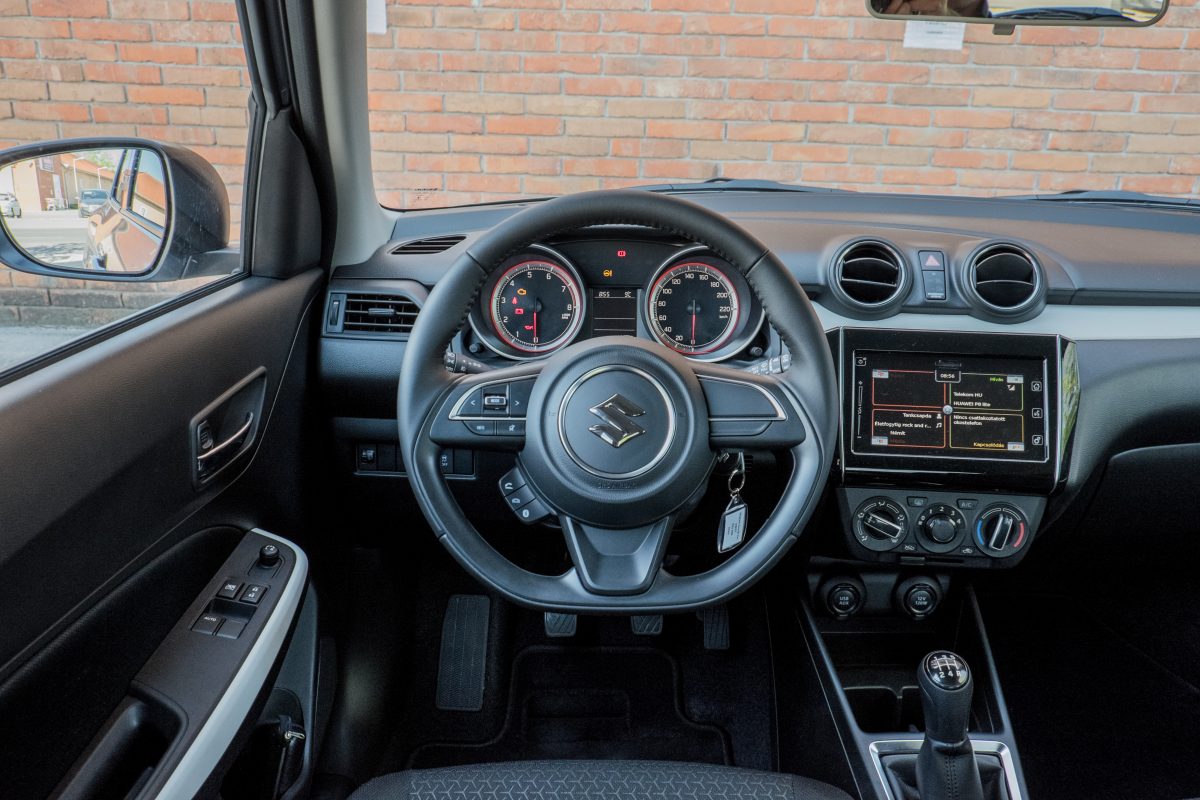 SUZUKI SWIFT