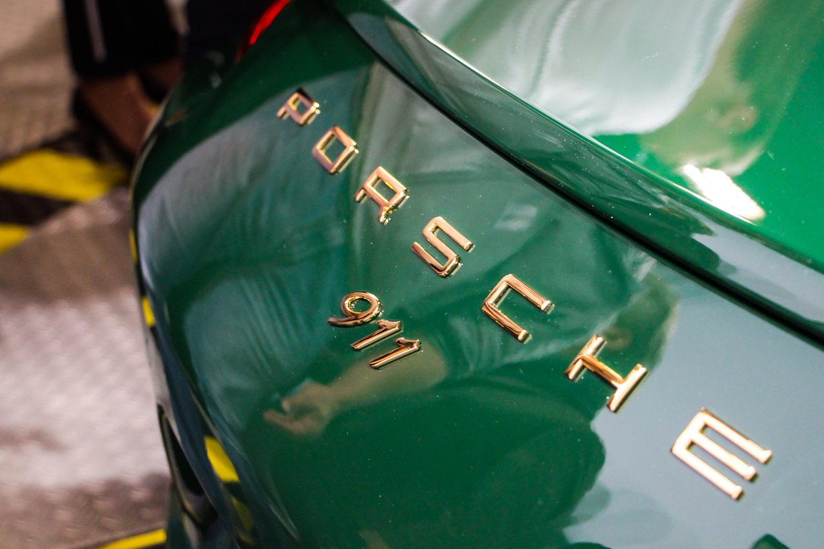PORSCHE 911