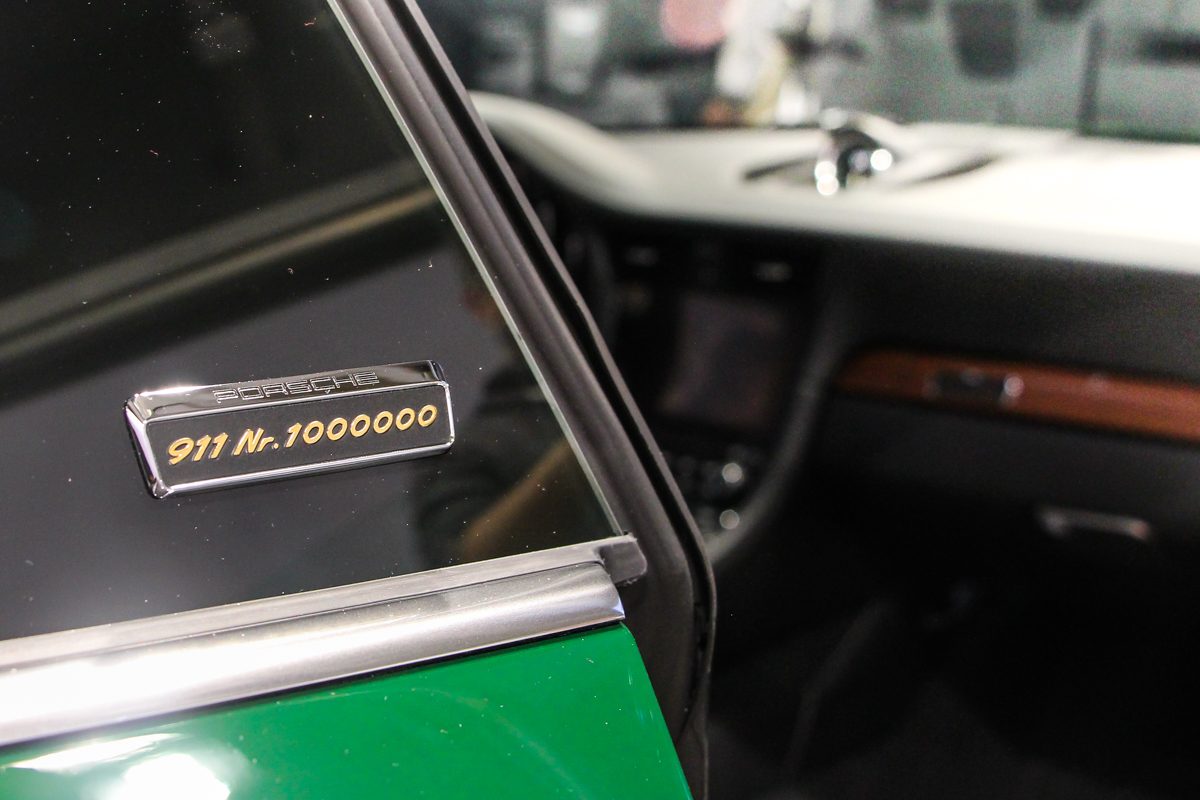 PORSCHE 911