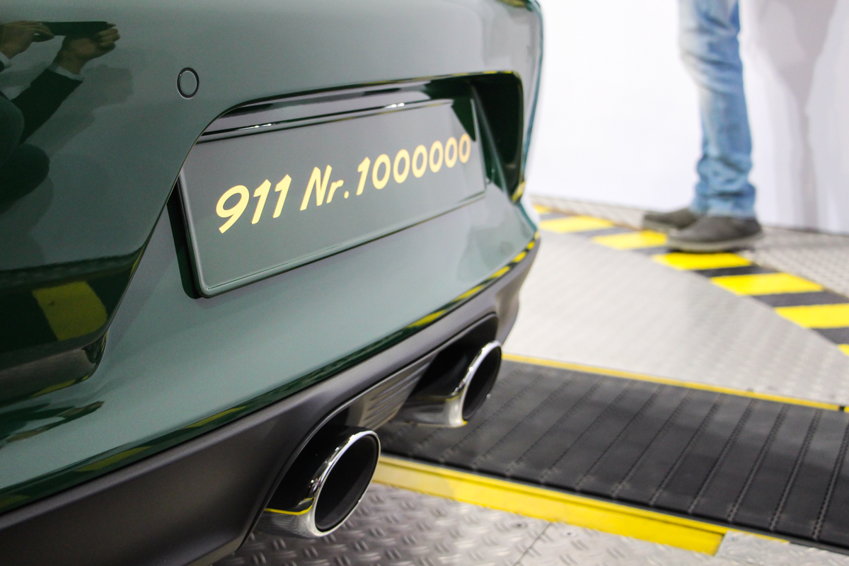 PORSCHE 911