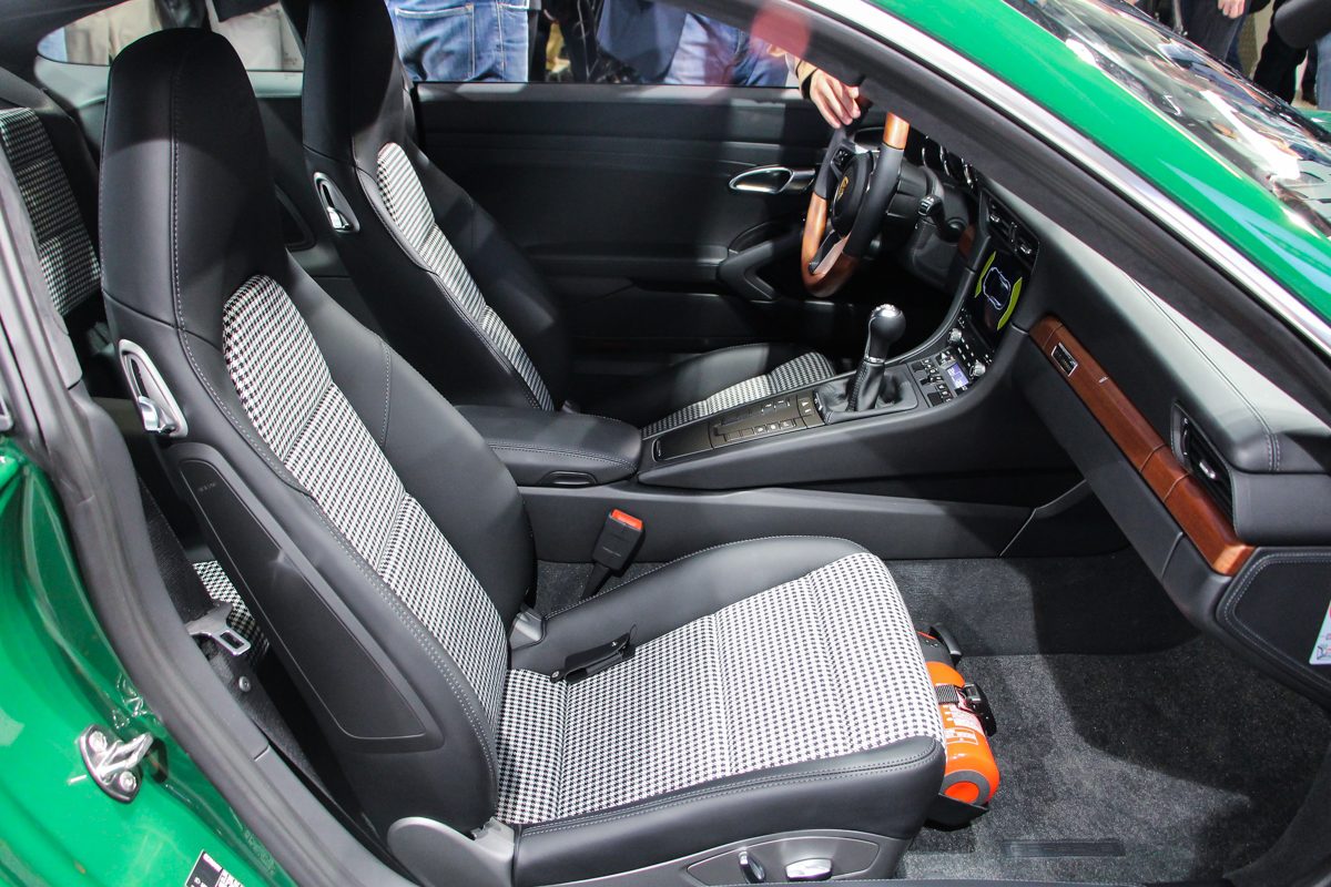 PORSCHE 911