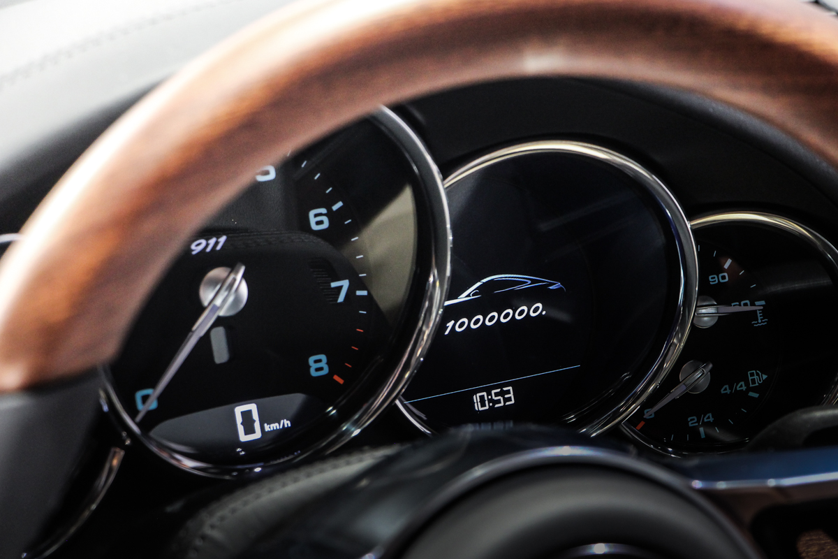 PORSCHE 911