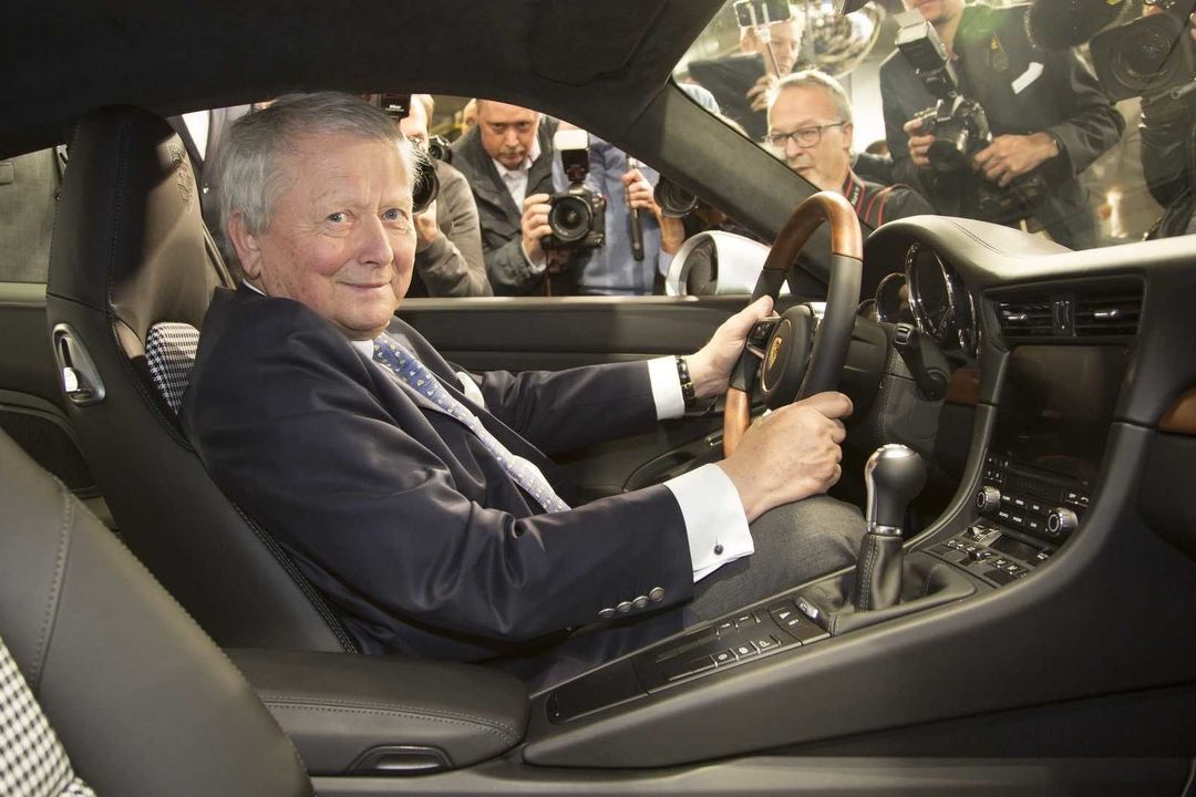 PORSCHE 911