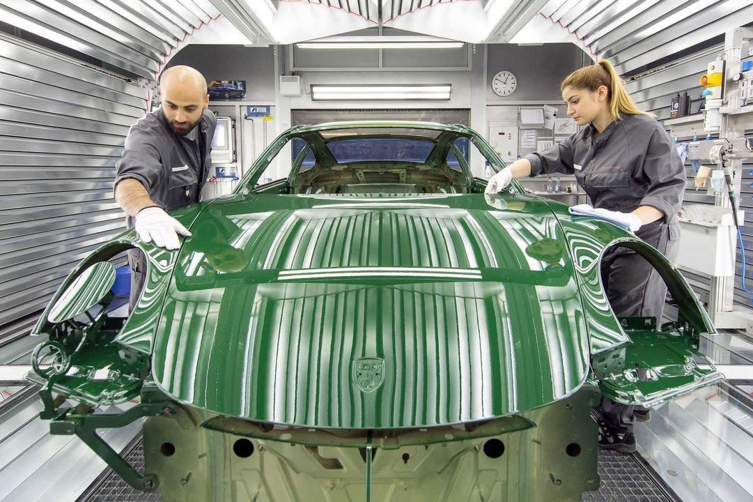 PORSCHE 911