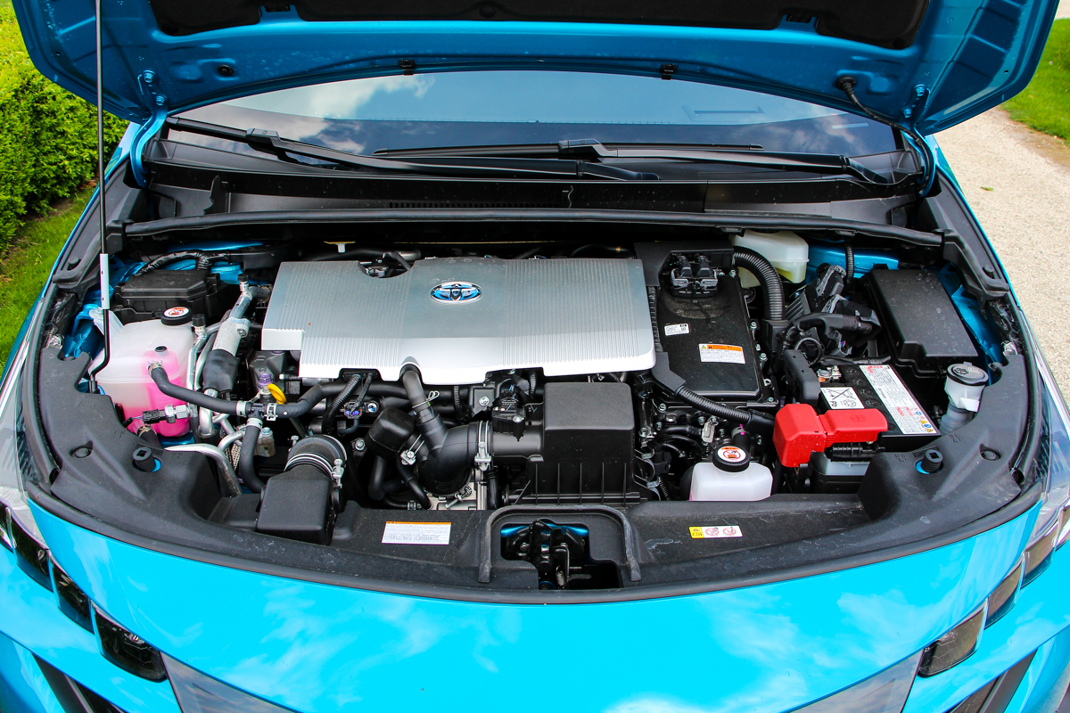 TOYOTA PRIUS