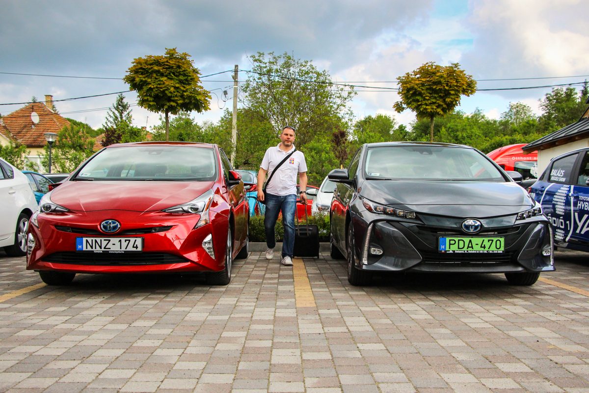 TOYOTA PRIUS