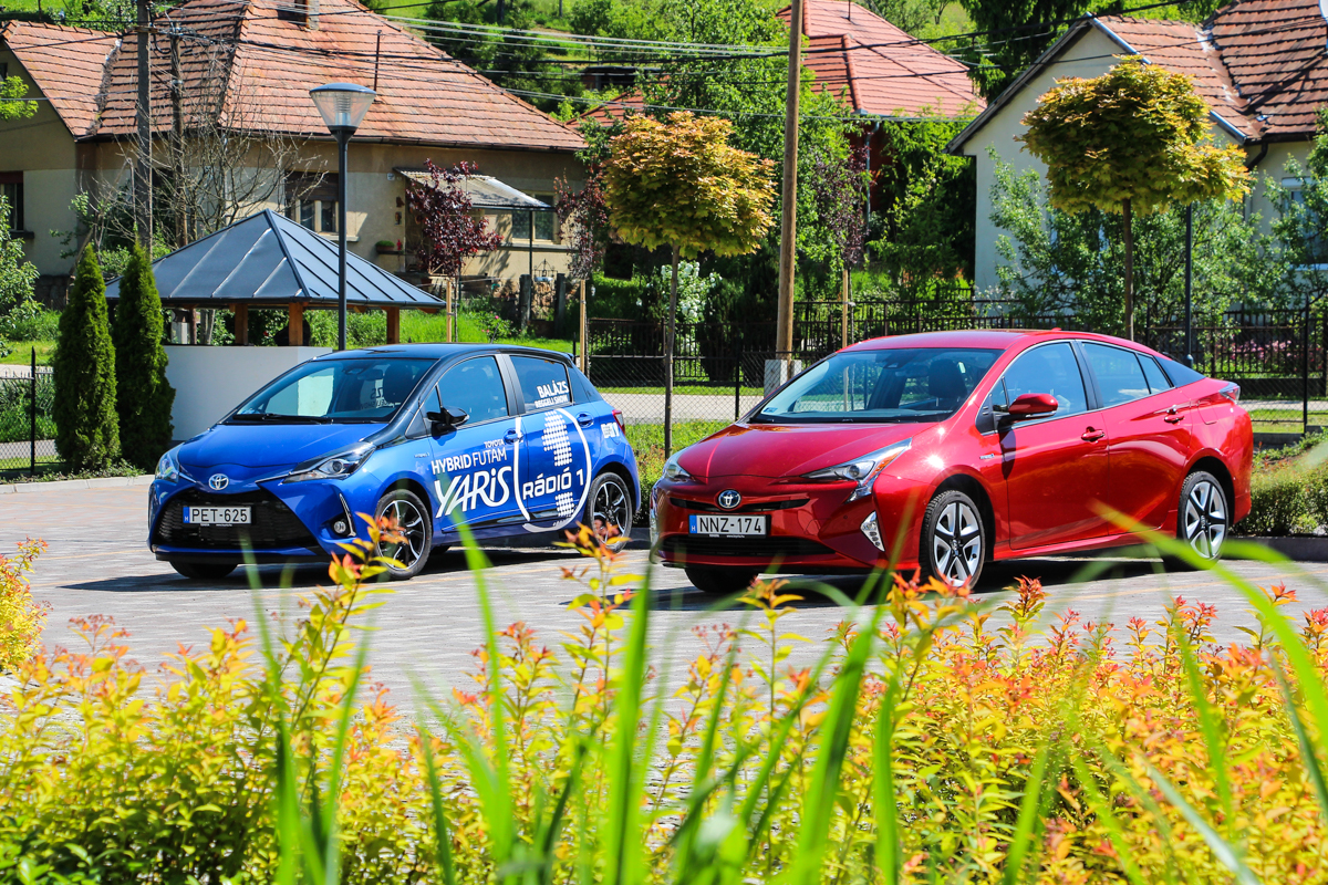 TOYOTA PRIUS