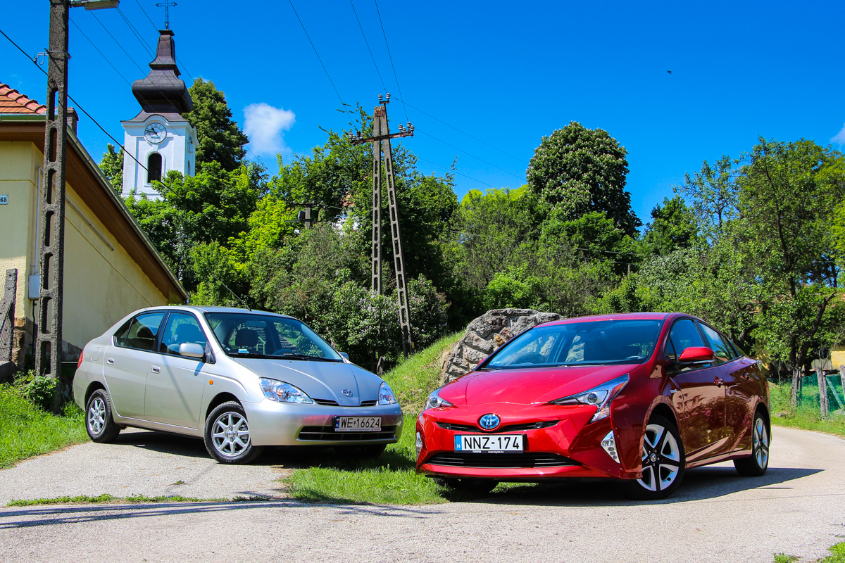 TOYOTA PRIUS