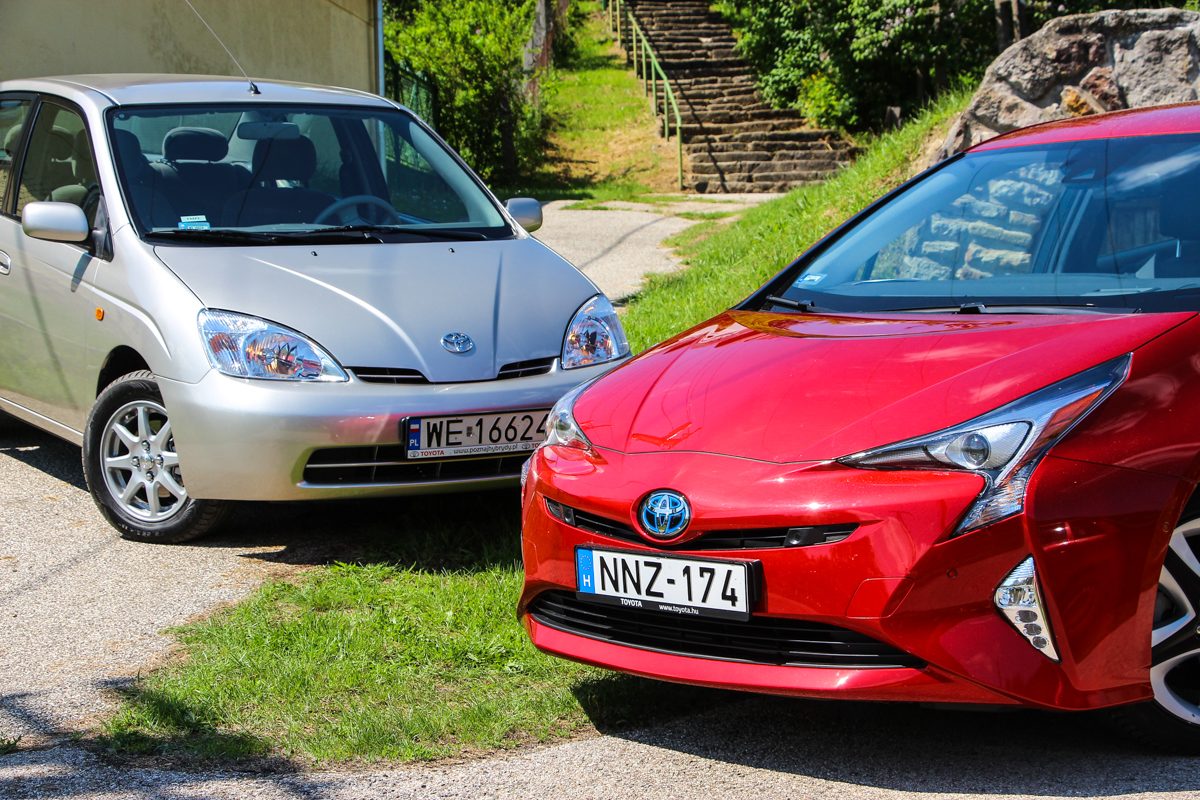 TOYOTA PRIUS