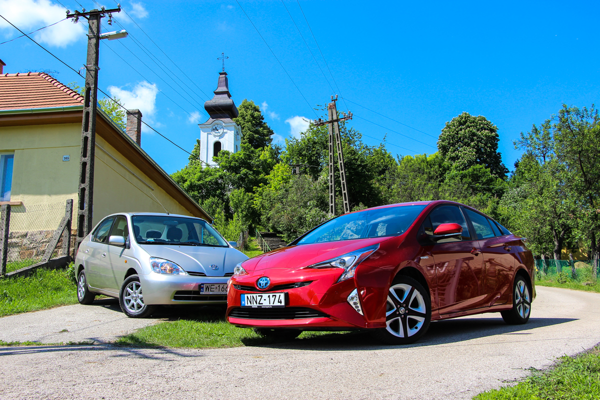 TOYOTA PRIUS