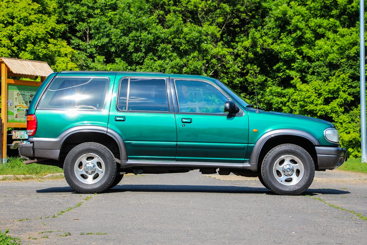 FORD EXPLORER