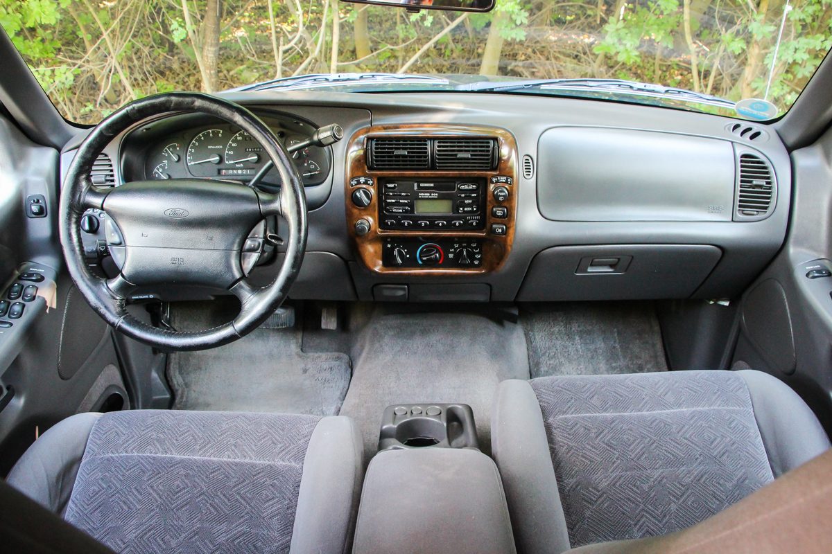 FORD EXPLORER