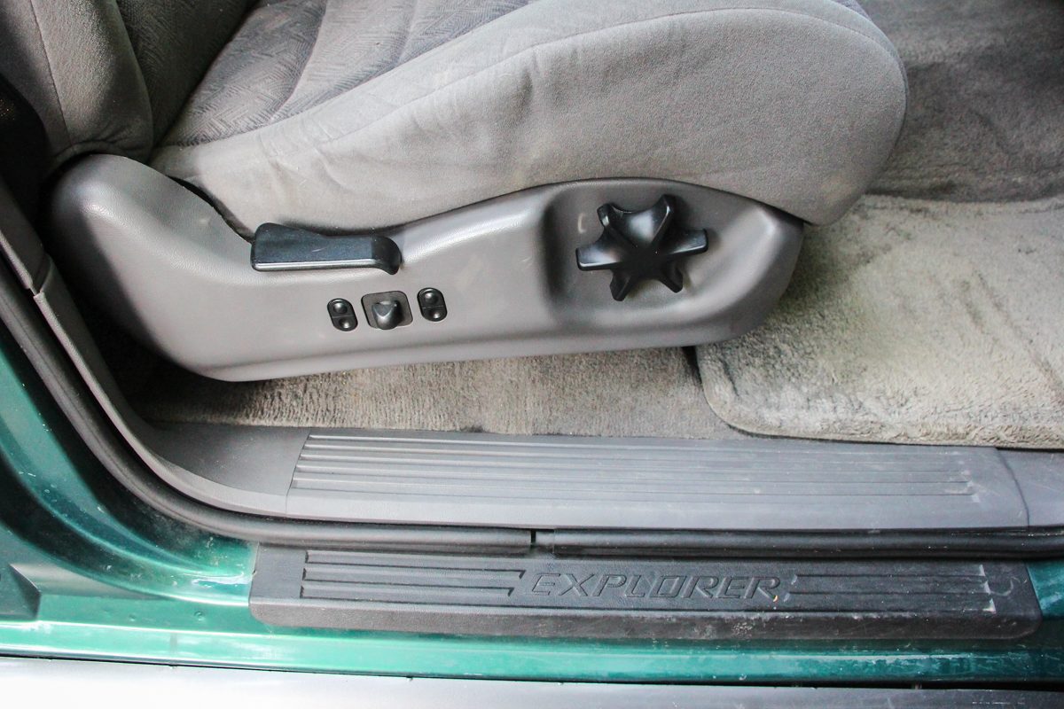 FORD EXPLORER