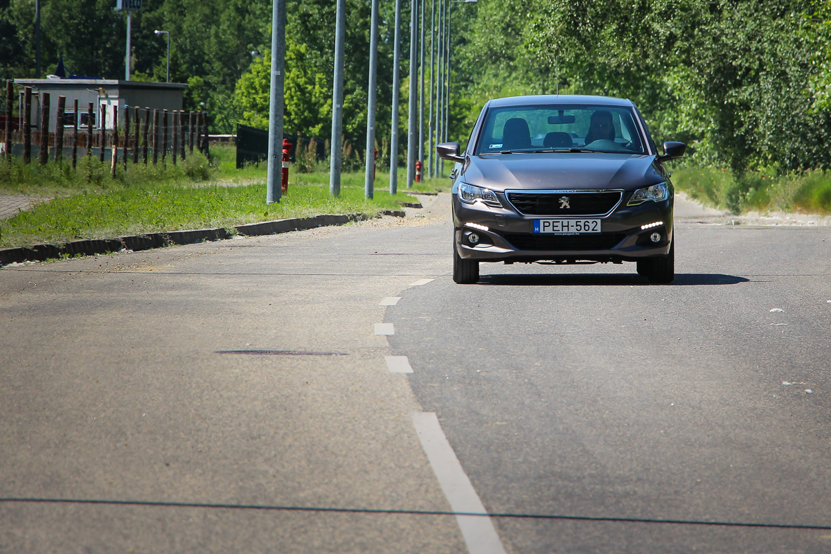 PEUGEOT 301