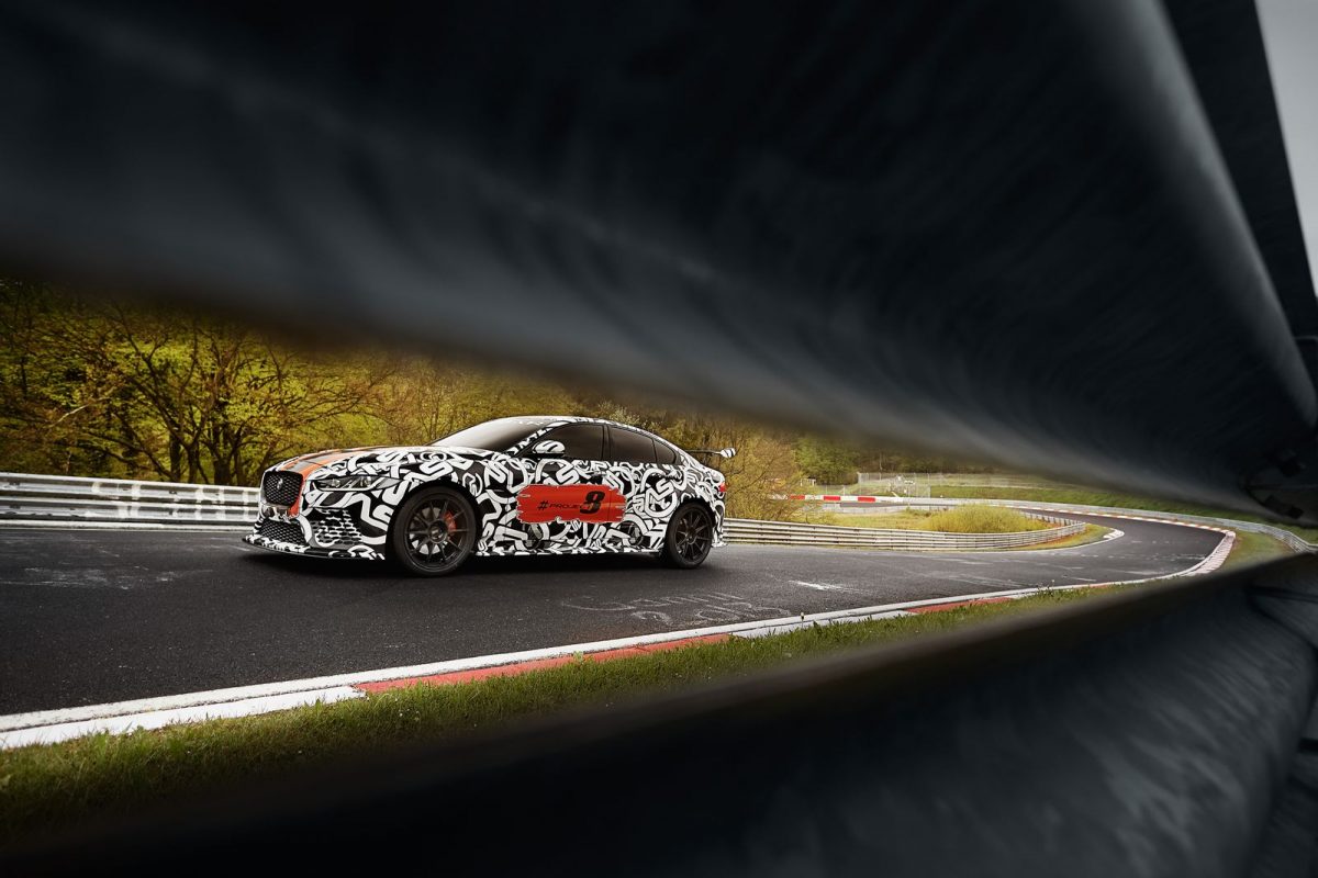 JAGUAR XE