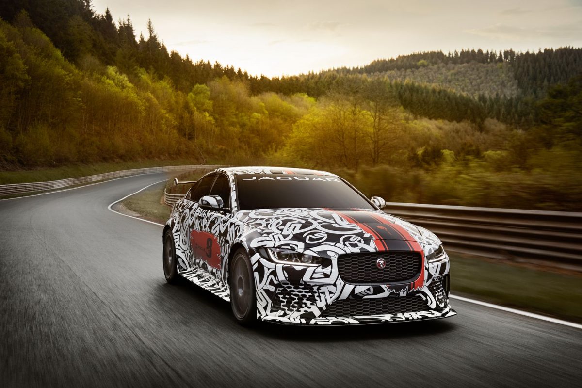 JAGUAR XE