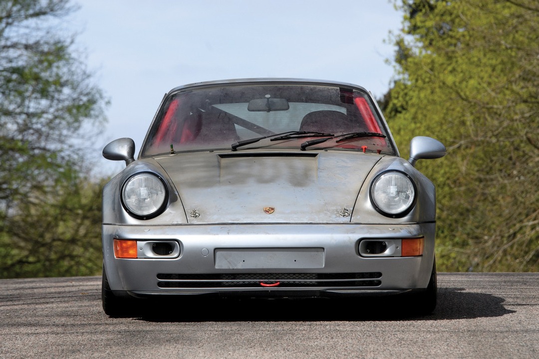 PORSCHE 911
