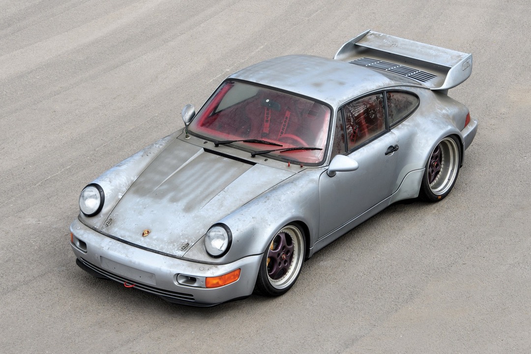 PORSCHE 911