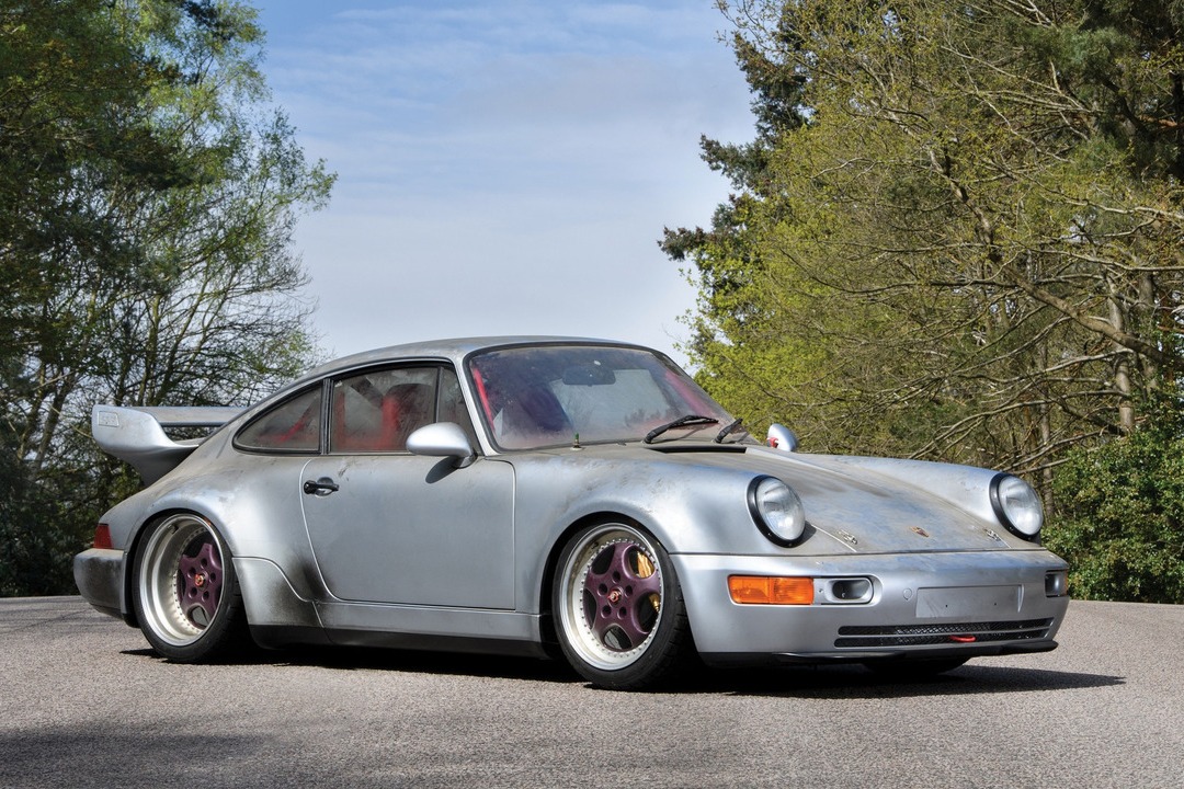 PORSCHE 911