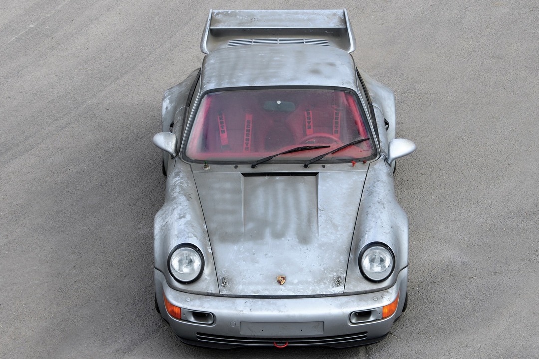 PORSCHE 911