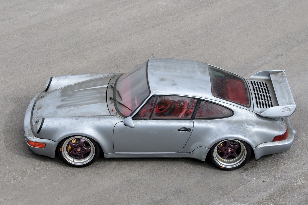 PORSCHE 911