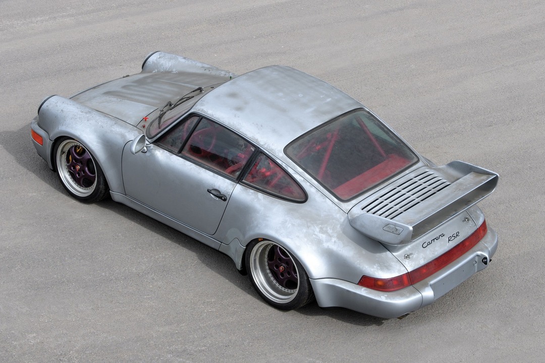 PORSCHE 911