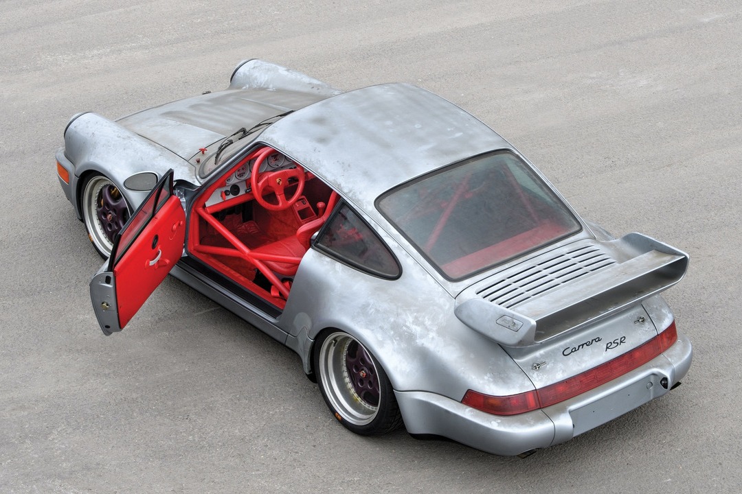 PORSCHE 911
