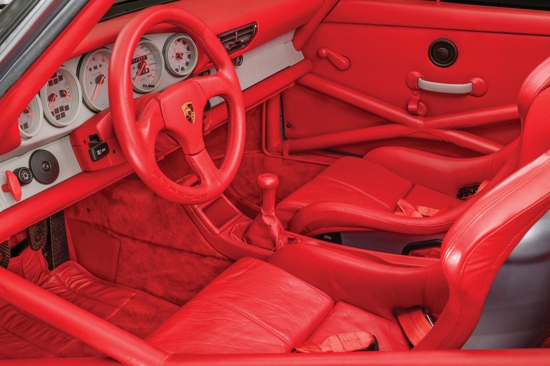 PORSCHE 911