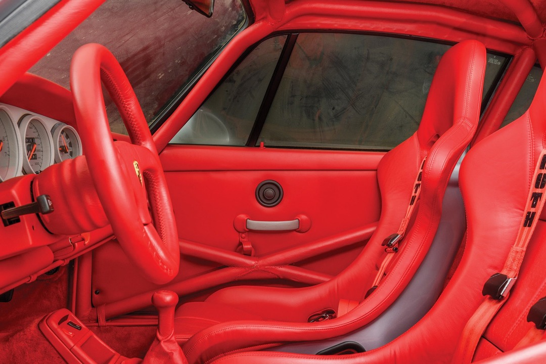 PORSCHE 911