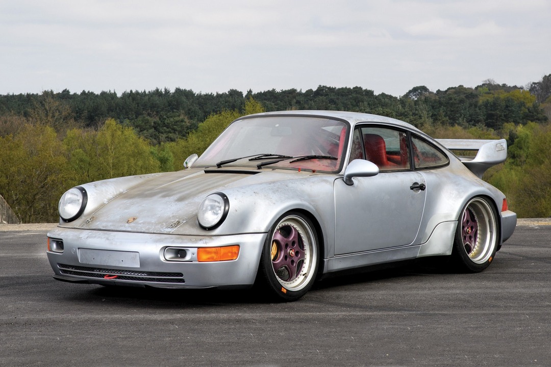 PORSCHE 911