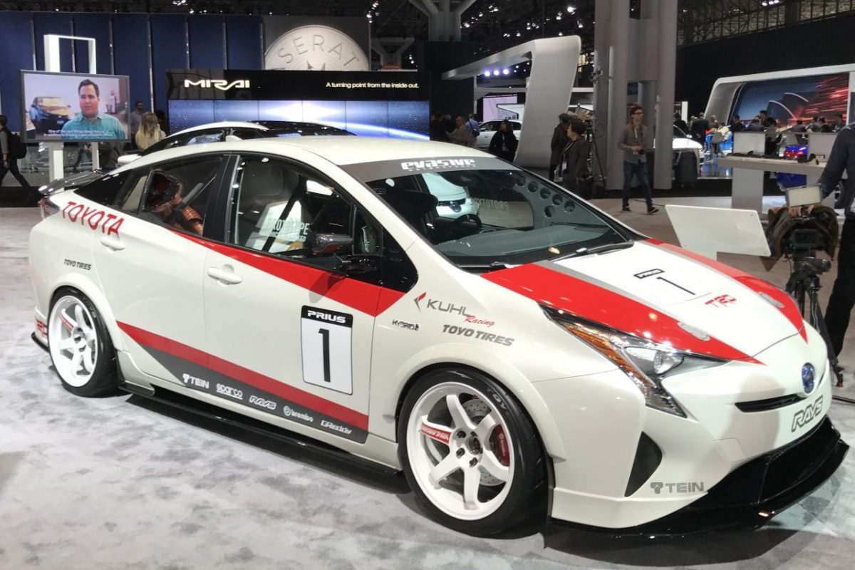 TOYOTA PRIUS