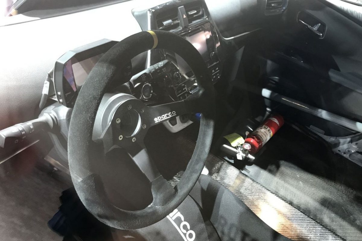TOYOTA PRIUS