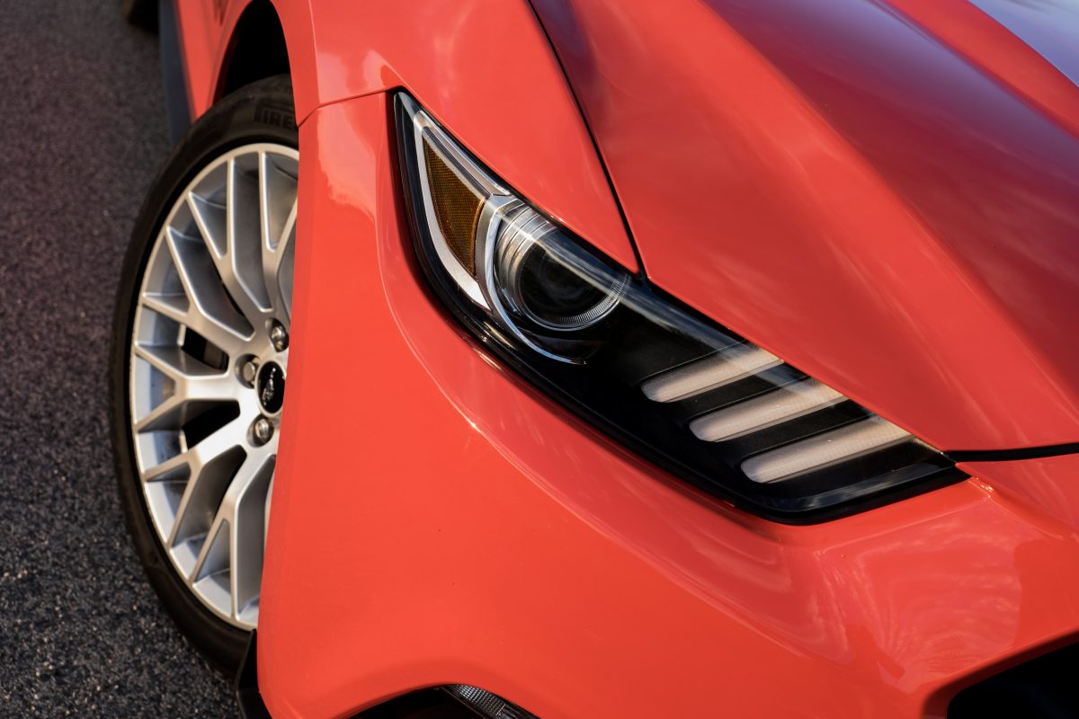 FORD MUSTANG