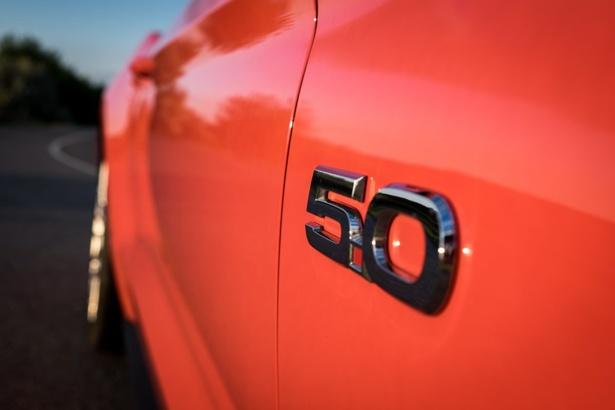 FORD MUSTANG