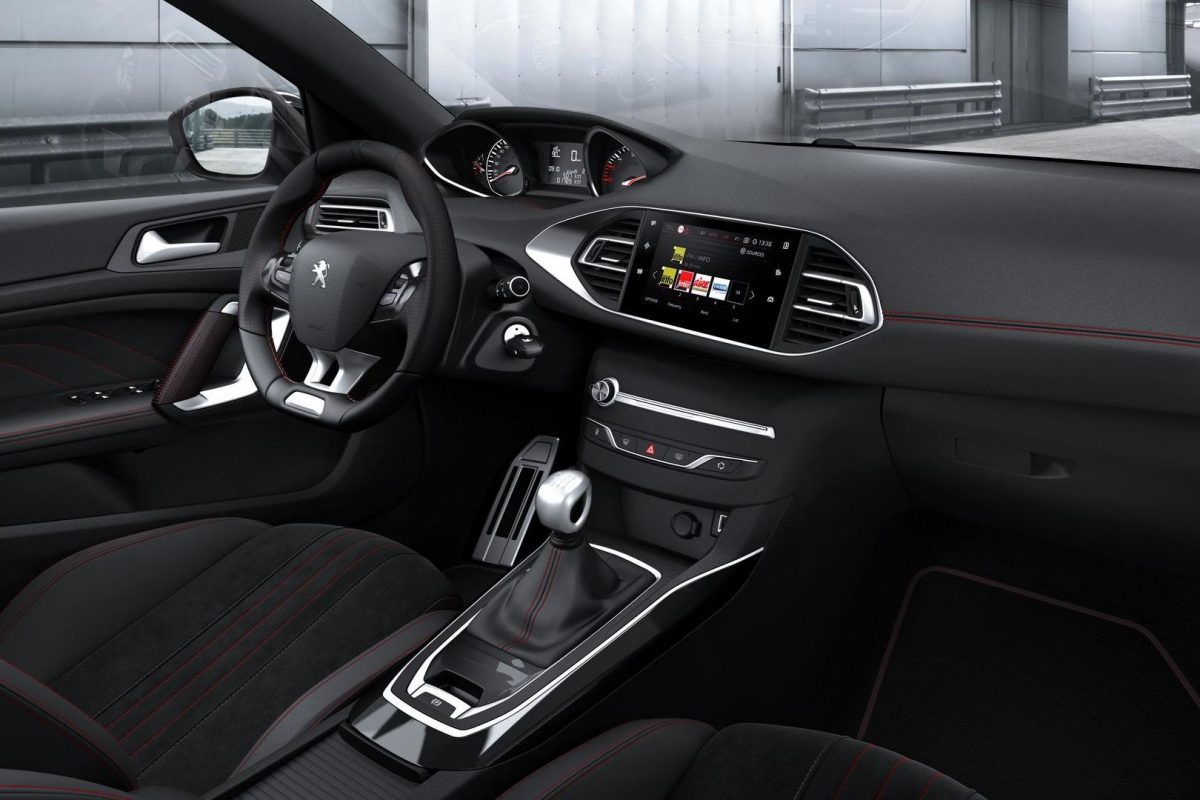 PEUGEOT 308