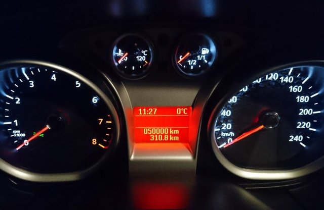 500 ezer kilométerrel tekerték vissza egy Renault óráját