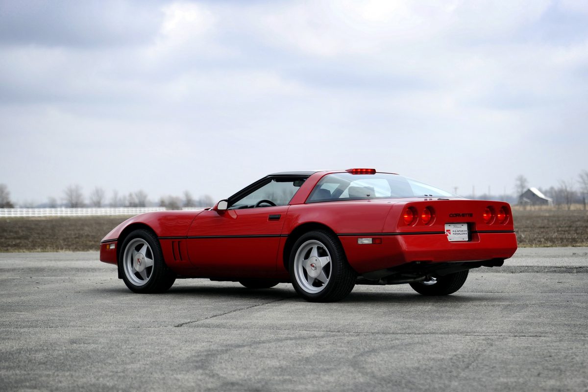 FORD MUSTANG